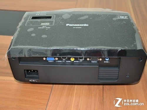 便携商教投影机 松下SD2600C仅2999元