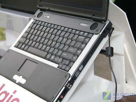 组装电脑排行_“土豪”王思聪花100万组装电脑!整个亚洲排名第一,硬盘高达3万块(2)