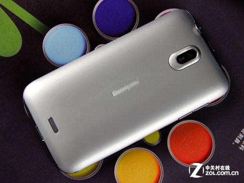 4.0吋屏+1GHz CPU 千元酷派8180硬件评测