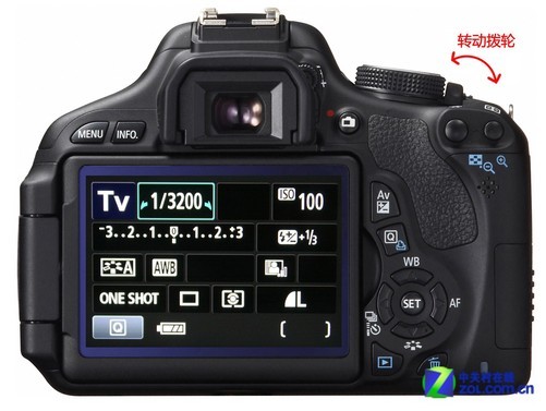 通过拨轮调节相机快门速度