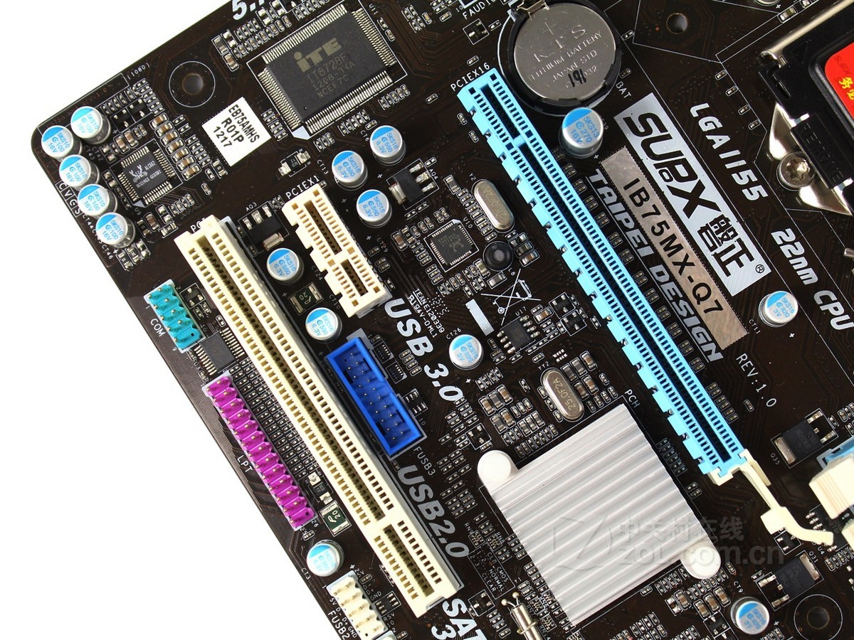 【高清图】 磐正(epox)ib75mx-q7显卡插槽 图5